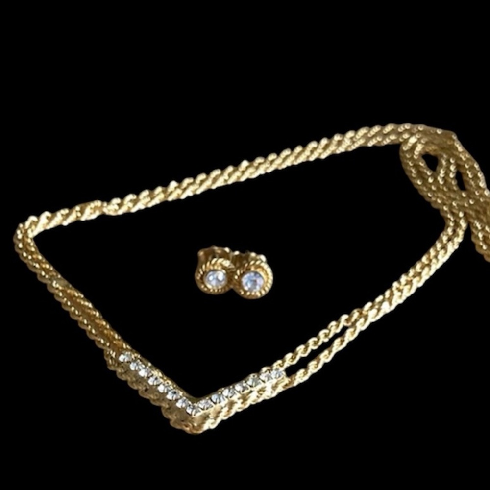 Vintage 90s Avon Double Rope Gold Chain V Pendant Necklace & Earring Set NIB